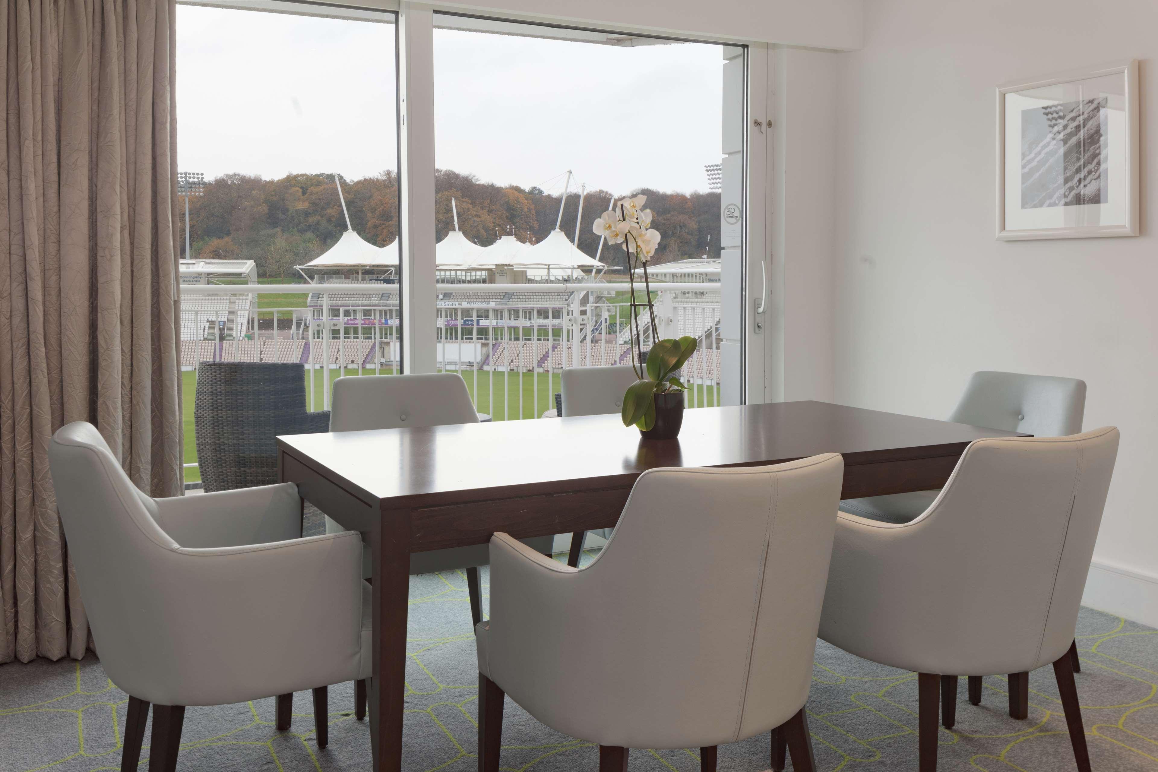 Hilton Southampton - Utilita Bowl Hotel Buitenkant foto