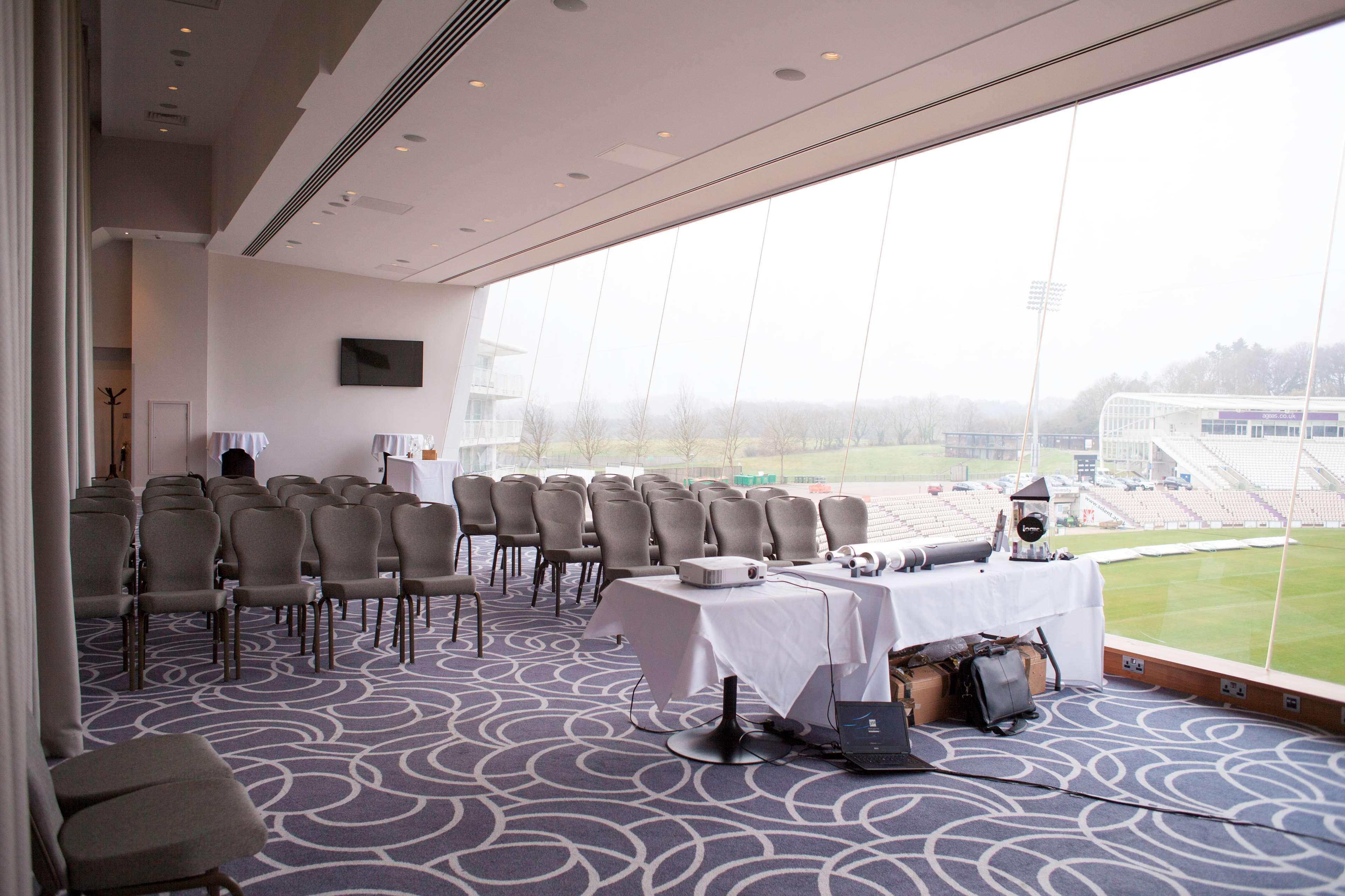 Hilton Southampton - Utilita Bowl Hotel Buitenkant foto