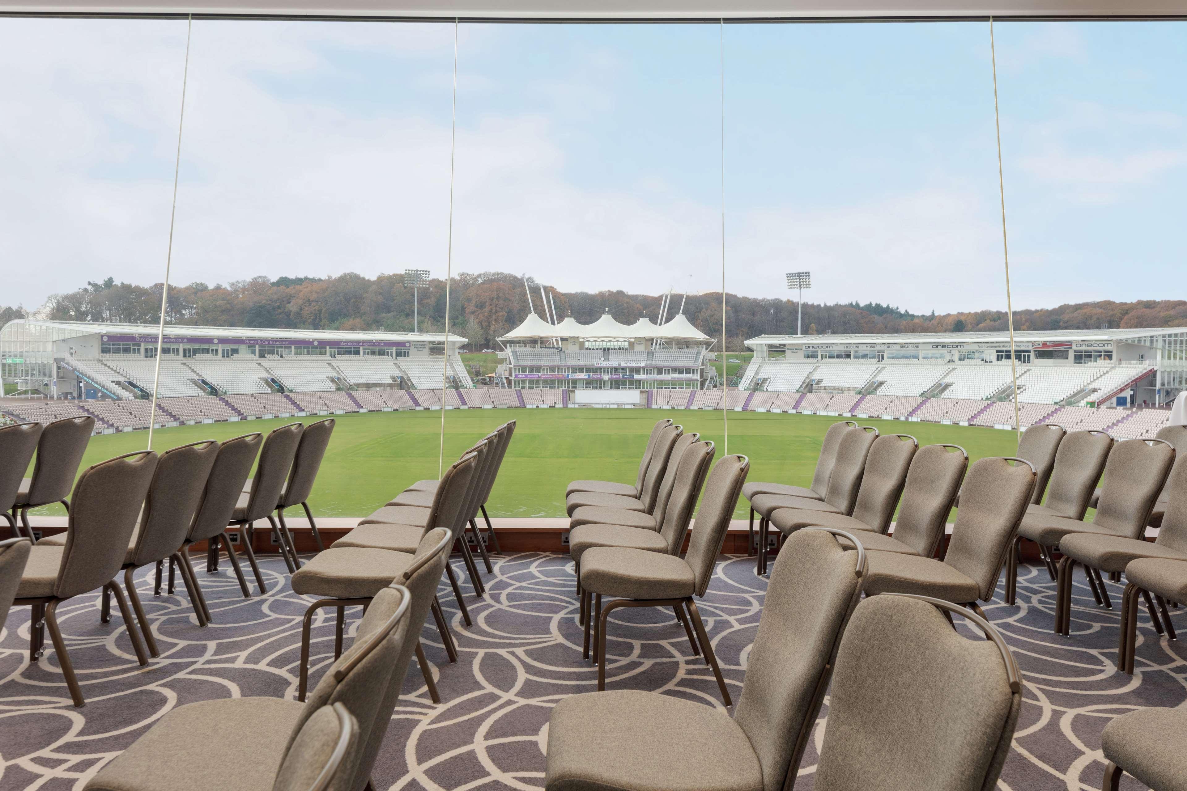 Hilton Southampton - Utilita Bowl Hotel Buitenkant foto