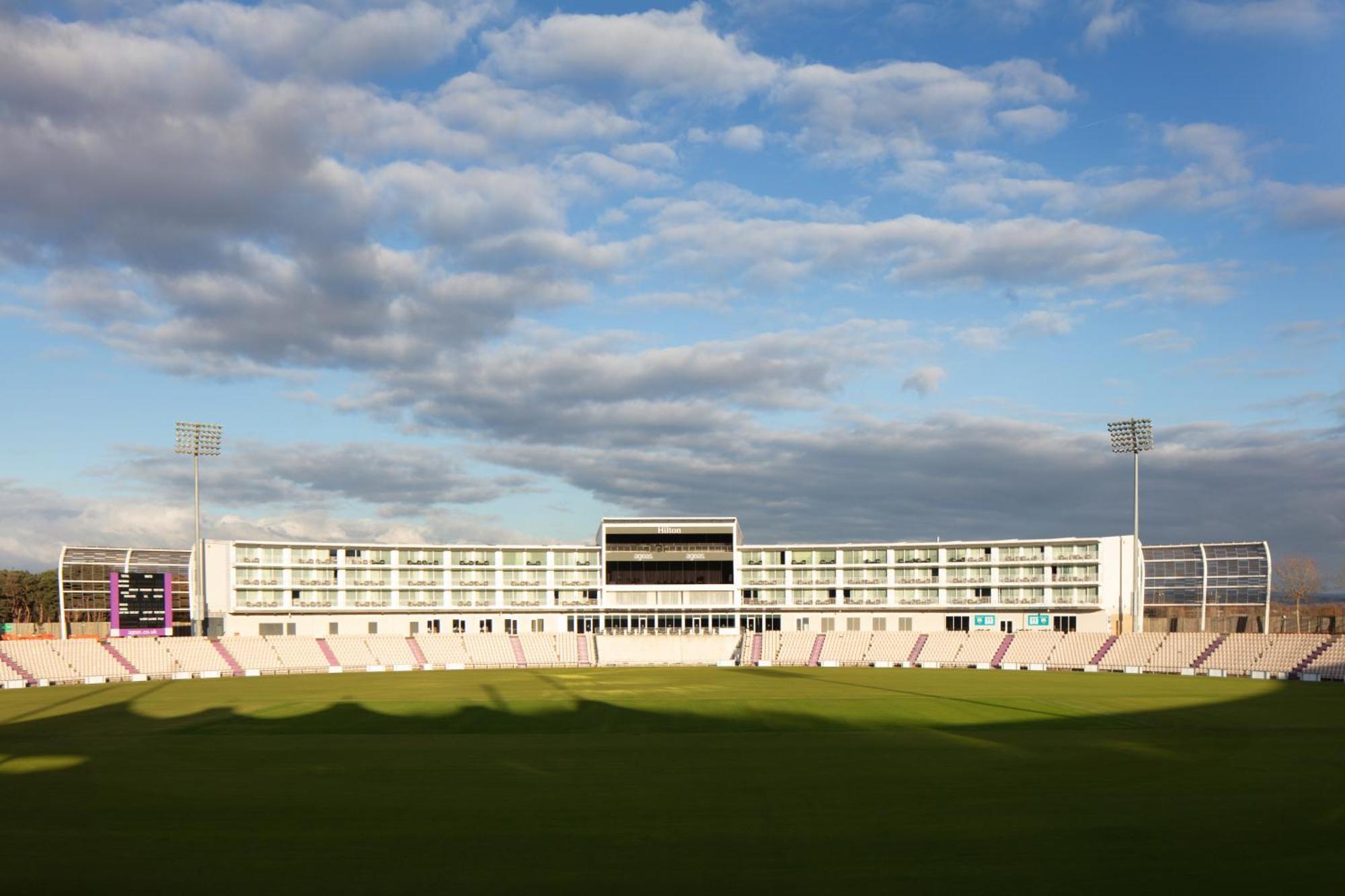 Hilton Southampton - Utilita Bowl Hotel Buitenkant foto