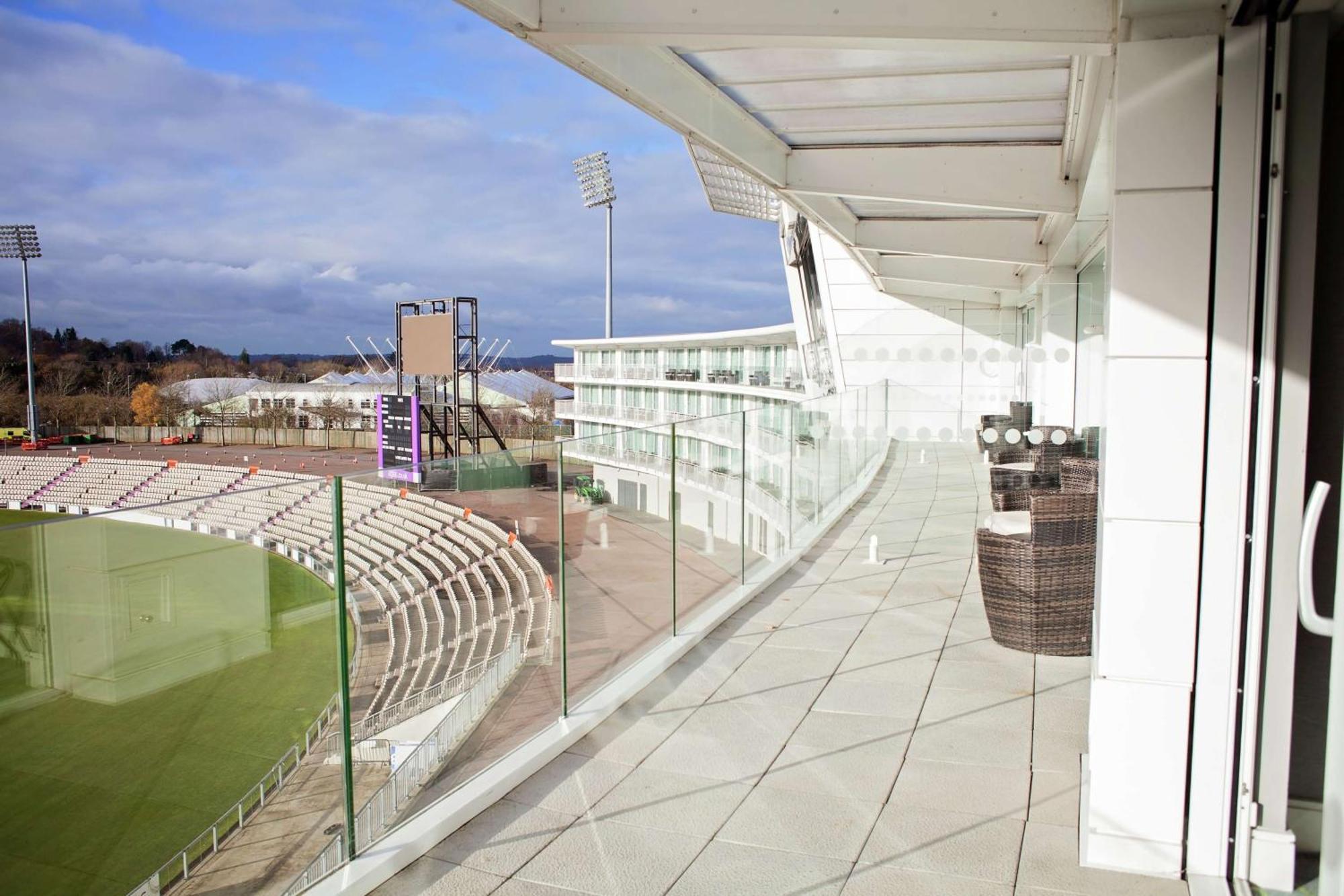 Hilton Southampton - Utilita Bowl Hotel Buitenkant foto